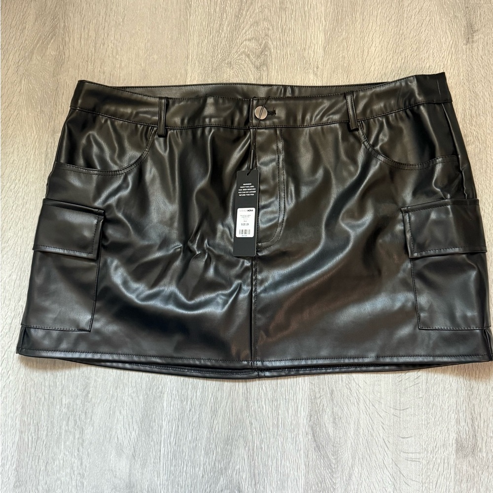 Fashion Nova Black Cargo Mini Skirt